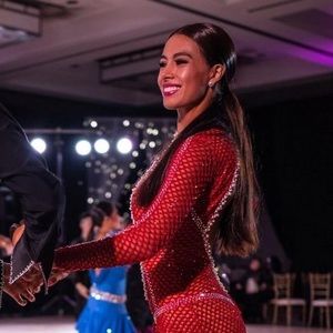 Meet your Posher, Anahi